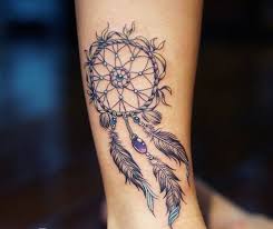 Tatouage rose epaule tatouages de rose noire. 1001 Idees De Tatouage Attrape Reve Symbolique