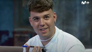 La declaración de intenciones oculta (o no tanto) en el primer disco de  Quevedo