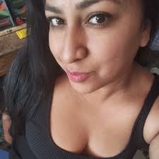 Hola buenas tardes. Busco disfraz de niña para día muertos, talla 6