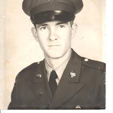 When Martin St. Louis simultaneously scored stitches and a beer after  winning the Stanley Cup in 2004. Andre Roy for the assist🍺🪡 #hockey  #hockeygame #hockeyplayer #hockeyislife #nhl #icehockey #nhlhockey  #tampabaylightning #tbl #gobolts #