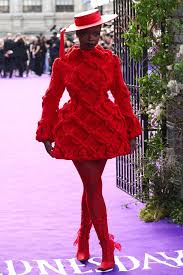 Jenna Ortega Incendeia a Premiere de 'Wandinha' com Look Ousado!