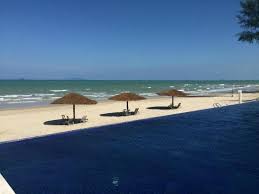 Visitors will find only peace and quiet here as this is one of the more secluded beaches in kelantan. Villa Danialla Beach Resort Updated 2020 Reviews Price Comparison And 190 Photos Kota Bharu Tripadvisor