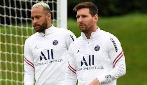 When messi had finished those awkward introductory words there was a standing ovation. Lionel Messi Vor Psg Debut Auch Kylian Mbappe Und Neymar Stehen Im Kader Fur Reims Spiel