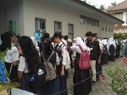 Maybe you would like to learn more about one of these? Prioritaskan Siswa Terdekat Sman 1 Rangkasbitung Gunakan Sistem Zonasi Ppdb Cnnbanten Id
