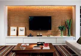 Olá, pergunto isto porque há 2 anos que tenho a tv a 40cm do chão, em termos estéticos acho q fica melhor, mas por ex só agora a reflectir no assunto é. Altura Da Tv Na Parede Da Sala Descubra Qual E A Ideal