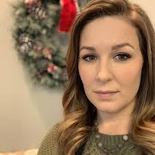 Jill Thorp's Instagram, Twitter & Facebook