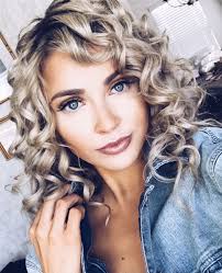Try to find one that is between 1/2″ to 1. Tight Curls How To Curl Short Hair Curling Iron Hairstyles Tight Curls