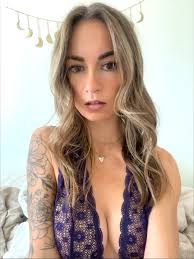 OnlyFans model miamonroefans - pornpic.com