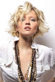 Freche Coole Bob Frisuren Bildergalerie Bob Frisur Kurzhaarfrisuren Haarschnitt Naturwelle