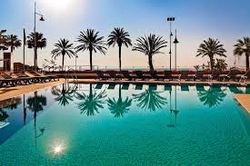 Melia costa del sol enjoys a privileged location directly opposite playa de bajondillo beach, in a scenic area. Melia Costa Del Sol Torremolinos Hotels Jet2holidays