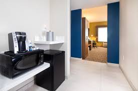 Halifax shopping centre is worth checking out if shopping is on the agenda, while those wishing to experience the area's popular attractions can visit halifax waterfront boardwalk and maritime museum of the atlantic. Holiday Inn Express Hotel Suites Halifax Airport An Ihg Hotel Enfield Aktualisierte Preise Fur 2021