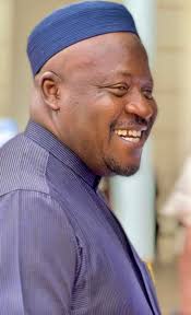 Ni nasan babu yadda za ai mai imani da tsoran Allah kamar kawu Sumaila  yazauna a karkashin kwankwaso wanda Addinin ma ba damarsa yayi ba .