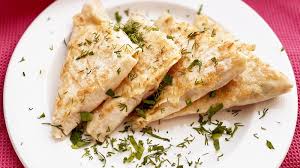 рулет из лаваша с курицей и сыром на сковороде Pin Ot Polzovatelya Prohorenko Nataliya Na Doske Kulinariya V 2020 G Kulinariya Eda Recepty S Kuricej