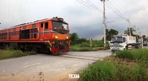 คมนาคม ตั้งคกก.สอบ 15 วัน เหตุรถไฟชนรถเมล์ ล้อมคอกทำจุดหยุดรถไฟนอกเมือง