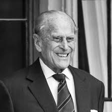 Prince philip will make his final journey in a land rover hearse he designed himself to st george's chapel at windsor castle this saturday.prince char. Prinz Philip Er Plante Seine Beerdigung Bis Ins Detail Gala De
