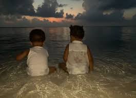 The apple doesn't fall too far from the tree! Beyonce Jay Z Twin Children Personalities Rumi Sir Photos Stylecaster
