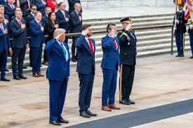 DVIDS - Images - U.S. President Donald J. Trump lays a wreath at the Tomb  of the Unknown Soldier during Memorial Day [Image 3 of 5]