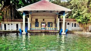 Tiket masuk yang semula rp20.000, kini menjadi rp10.000. Harga Tiket Masuk Umbul Pengging Boyolali Terbaru 2021 Wisata Pemandian Yang Airnya Sangat Segar Tribun Travel