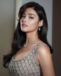 Celebrating film, fashion, and everything in between! Thank you for having  me @vanityfair 🥂