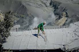 Halte ini hanya memiliki satu jalur kereta api. Beredar Video Tangkuban Parahu Kembali Erupsi Besar Ini Penjelasan Pvmbg