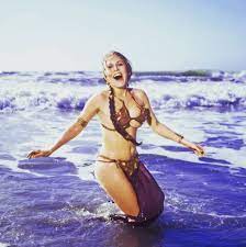 Here's Why Carrie Fisher Actually Hated That Gold Bikini From 'Return of  the Jedi'