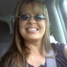 Melanie Eady's Instagram, Twitter & Facebook