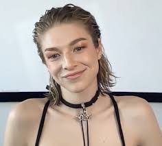 Mattie Snow's Instagram, Twitter & Facebook