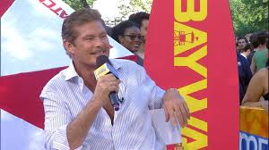 Loved working with the new cast, said mr.hasselhoff. David Hasselhoff Hit The Gym For 6 Weeks To Work With The Rock In Baywatch Abc News