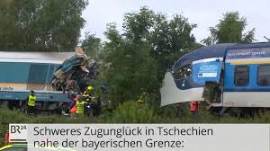 Beim frontalzusammenstoß zweier personenzüge auf einer strecke durch das erzgebirge zwischen tschechien und deutschland hat es tote und verletzte gegeben. 1ykn5t5ttm Lxm