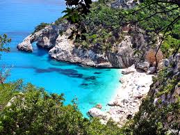 Si tratta della sistemazione del percorso esistente consistente nella pavimentazione in pietra locale, necessaria in. La Spiaggia Di Cala Goloritze Cala Gonone Crociere Golfo Di Orosei
