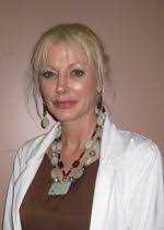 Lisa Routh's Instagram, Twitter & Facebook