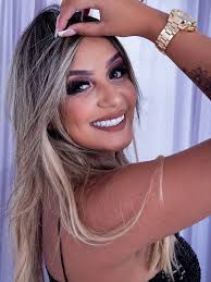 FOTO Ulovila si bohatého 18-ročného futbalistu: Čo myslíte, mohla by mu byť  mamou?