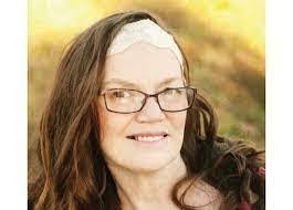 Lori Lance's Instagram, Twitter & Facebook