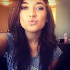 Daddy Killa 💋 (@AnnikaShields)