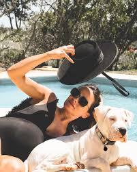 O marido da atriz helena costa, apareceu, pela primeira vez, publicamente, durante o na imagem publicada no perfil de instagram da atriz, é possível ver frederico formigal à direita, a apoiar a mulher num momento tão especial. Helena Costa Mostra Pela Primeira Vez O Marido