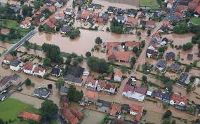 Die hochwasserfrühwarnung sagte in rheinland. Unwetter Im Sommer Der Regen Legt Deutschland Teilweise Lahm Panorama Gesellschaft Tagesspiegel