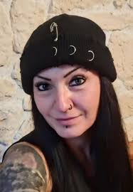 2 Sisters looking forward assisting you with the horses! Hi there, my  sister and me are in north Iceland right now and taking care of 2 horses  here until the beginning of