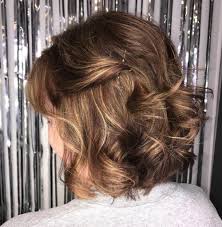 Short hairstyles for dinner party. Mother Of The Bride Hairstyles 26 Elegant Looks For 2021