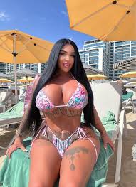 Ayla Esmr, Turkish escort in İstanbul