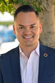 Calvin Goetz's Instagram, Twitter & Facebook