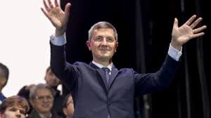 Un partid de dreapta merge in general cand apar mari probleme economice, cand promisiunile populare si iresponsabile nu mai sunt crezute de nimeni. Partidul Din Afara Partidului Cui Se Adreseaza Usr Si Care E Miza Definirii Ideologice Mobile