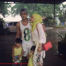 She lives in a country where have totall 31.53 million peoples with the average gdp $358.6 billion. Myartis Com Myartis My Artis Tahniah Ayu Raudhah Suami Bakal Timang Anak Ketiga