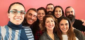 Έχω δουλέψει σαν καθαρίστρια στο σπίτι της κριστίνα αγκιλέρα. H Dafnh Tsebrenh Me Toys Synidrytes Ths Clio Muse Kai Merika Melh Ths 11meloys Omadas Startupper Gr