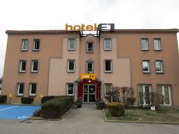 Find the high line hotel, chelsea, new york city, united states, ratings, photos, prices, expert advice, traveler reviews and tips, and more information from condé nast traveler. Hotel In L Isle D Abeau Hotelf1 Lyon Bourgoin Jallieu Renovated All