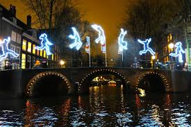 Amsterdam S Annual Light Festival Sets The City Aglow With Dazzling Sustainable Art Sustainable Art Amsterdam Festival