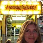 Lauren Dehaven's Instagram, Twitter & Facebook