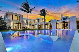 Luxury gulf rentals continues to elevate escapes by culling alabama and florida's finest private beach homes and upscale condominiums with the best amenities to craft our luxurious collection. Update 122 7 Million Plus Beachfront House Sale In Palm Beach Sets New Record