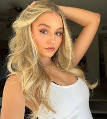 Madison Nelson's Instagram, Twitter & Facebook