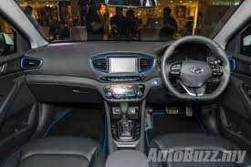 The ioniq hybrid combines technology with power to deliver a satisfyingly smooth driving experience. 2016 Hyundai Ioniq 1 6l Hybrid Launched In Malaysia Priced At Rm103k Rm114k Autobuzz My