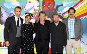 Here are some social media links available that follow ryan reynolds. Full Sized Photo Of Ryan Reynolds Suits Up For Deadpool 2 Photocall And Fan Screening 06 Photo 4080668 Just Jared